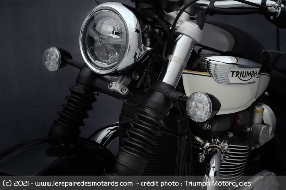 La Speedmaster reçoit une fourche Showa de 47 mm