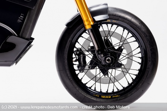 Freins Beringer de la DAB Motors Concept-E Freins Beringer de la DAB Motors Concept-E