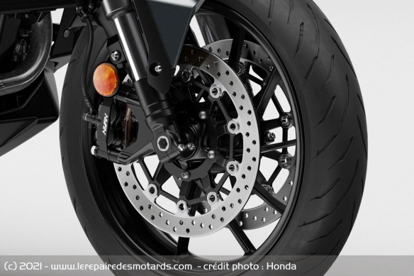 Le frein avant Nissin de la Honda NT1100