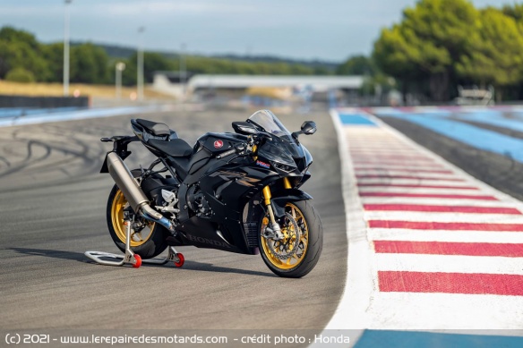 Honda CBR1000RR-R Fireblade SP noire