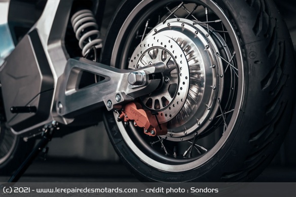 Le moteur délivre jusqu'à 20 ch et 176 Nm Le moteur délivre jusqu'à 20 ch et 176 Nm
