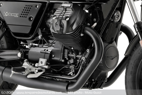 Les V9 héritent du même twin de 850 cm3 que celui présenté sur les V7 Les V9 héritent du même twin de 850 cm3 que celui présenté sur les V7