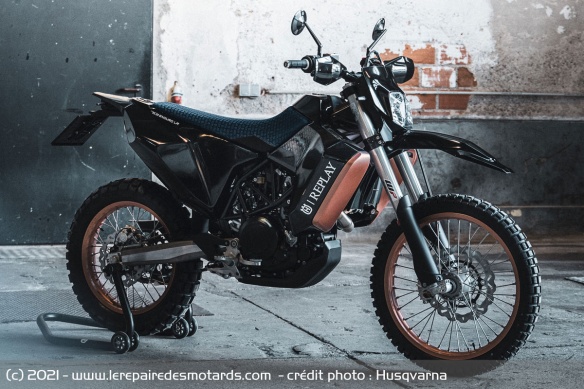 Husqvarna 701 Enduro LR Replay Husqvarna 701 Enduro LR Replay