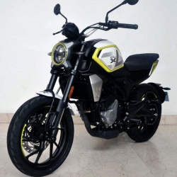 La CFMoto CL-X déclinée en 300