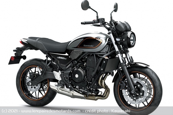Néo-rétro Kawasaki Z650 RS Gris Metallic Moondust / Noir Ebony