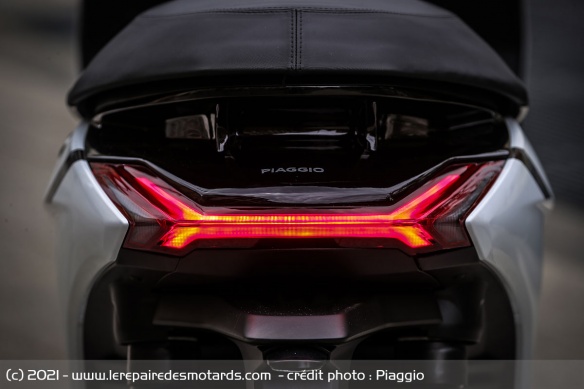 Le feu arrière à LED du Piaggio 1