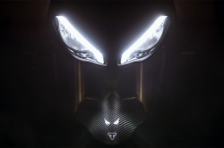 Triumph annonce la Speed Triple 1200 RS