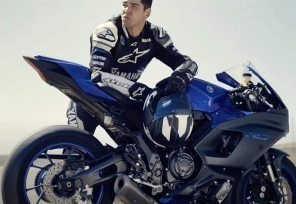 Yamaha R7 : feu arrière