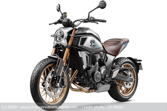La CF Moto 700 CL-X Heritage sera disponible la 3e semaine de septembre La CF Moto 700 CL-X Heritage sera disponible la 3e semaine de septembre