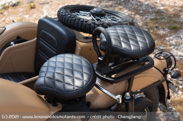 Les selles du sidecar Changjiang Pekin Express Les selles du sidecar Changjiang Pekin Express