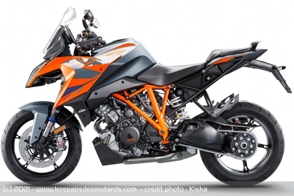 La KTM 1290 Super Duke GT 2022 sera disponible dès janvier La KTM 1290 Super Duke GT 2022 sera disponible dès janvier