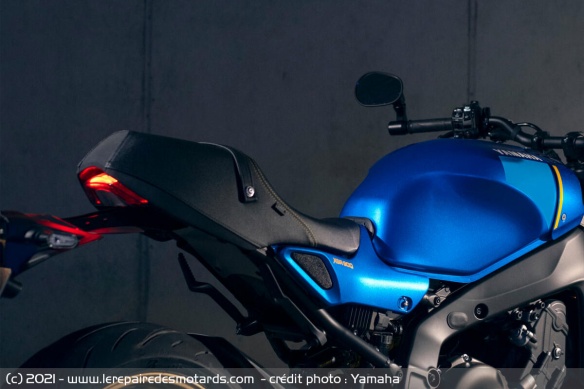 Feu arrière à LED intégré dans la selle