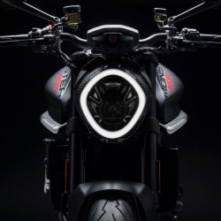 Une Ducati Monster dans votre salon