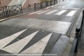 Il détruit dos âne à coups pioche