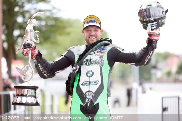 Peter Hickman, grand vainqueur de cette édition 2022 du Tourist Trophy Peter Hickman, grand vainqueur de cette édition 2022 du Tourist Trophy