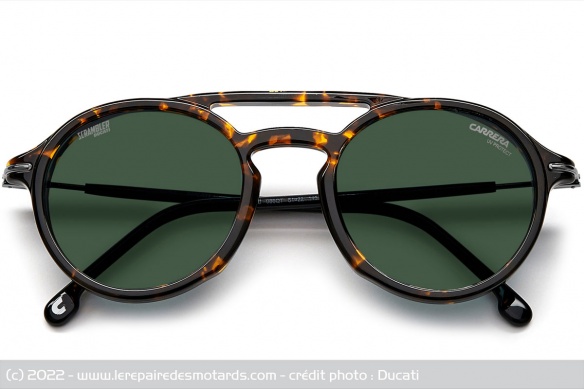 La famille Scrambler fait l'objet d'une paire de lunette exclusive chez Carrera
