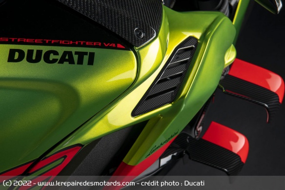 Roadster Ducati Streetfighter V4 Lamborghini