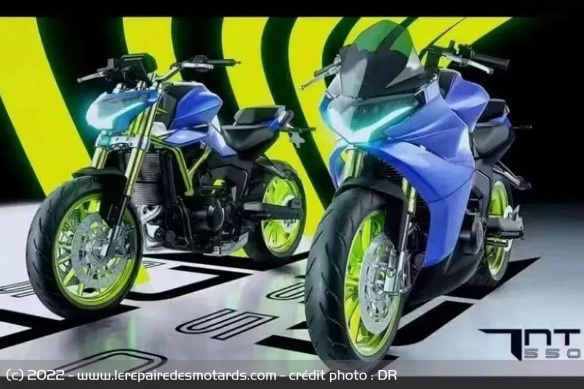Les Benelli TNT 550 avec et sans carénage Les Benelli TNT 550 avec et sans carénage