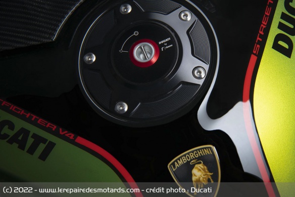 Roadster Ducati Streetfighter V4 Lamborghini
