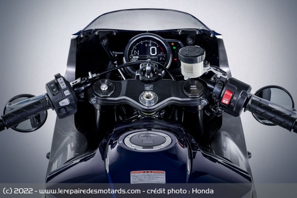 Compteur de la Honda Hawk 11 Compteur de la Honda Hawk 11