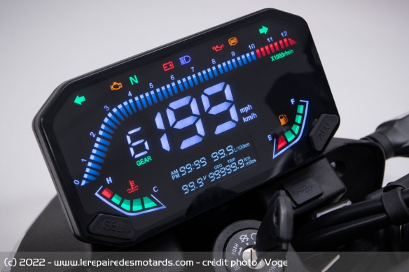 Le compteur LCD de la Voge 125R
