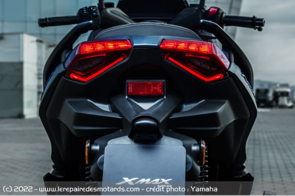 Le feu arrière du Yamaha XMAX 125 2023 Le feu arrière du Yamaha XMAX 125 2023