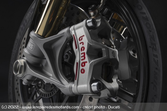 La SP2 est équipée d'étriers avant Brembo Stylema R La SP2 est équipée d'étriers avant Brembo Stylema R