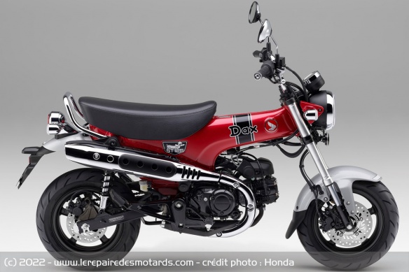 Honda ST125 Dax rouge