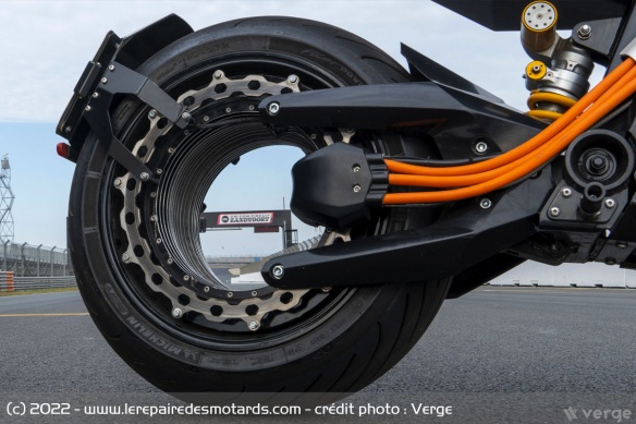 Le moteur revendique désormais 138 ch, mais la vitesse de pointe reste identique Le moteur revendique désormais 138 ch, mais la vitesse de pointe reste identique