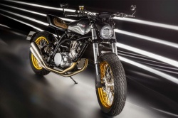 Moto CCM Classic Tracker
