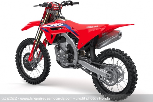 La CRF450R gagne 10% de couple à mi-régime pour 2023 La CRF450R gagne 10% de couple à mi-régime pour 2023