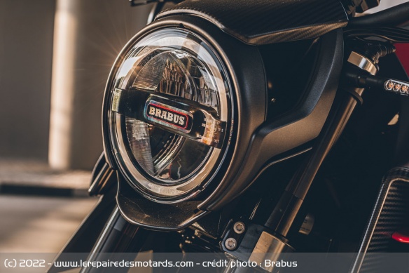 Phare de la Brabus 1300 R