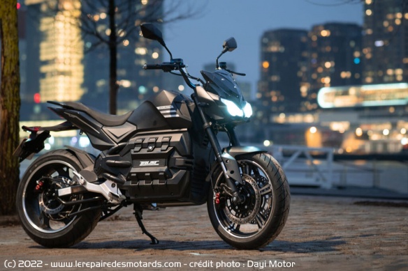 L'E-Odin Pro délivre 13,6 chevaux pour une vitesse max de 120 km/h L'E-Odin Pro délivre 13,6 chevaux pour une vitesse max de 120 km/h