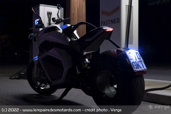 La marque annonce une recharge complète en 40 minutes sur un port CCS La marque annonce une recharge complète en 40 minutes sur un port CCS
