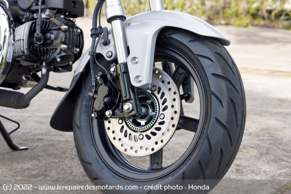 Roue avant du Honda ST125 Dax Roue avant du Honda ST125 Dax