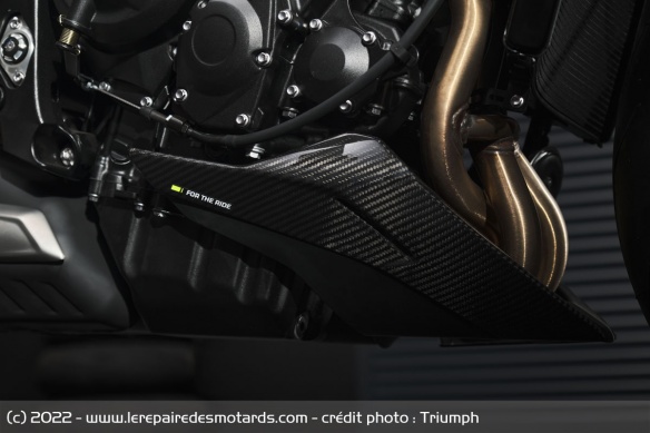 La Moto2 Edition se distingue par ses pièces en carbone La Moto2 Edition se distingue par ses pièces en carbone