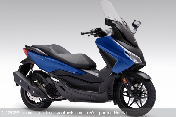 Honda Forza 125 bleu Honda Forza 125 bleu