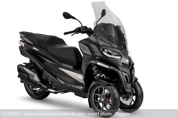 Scooter Piaggio MP3 530 HPE Exclusive Noir Meteora mat