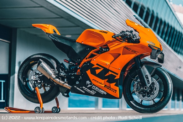 Le sportive KTM RC 8C Le sportive KTM RC 8C