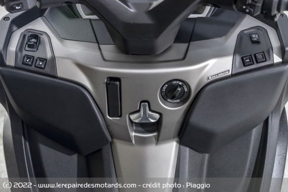 Le tablier du Piaggio MP3 530 HPE Exclusive