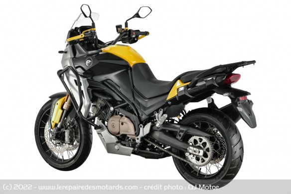 Le V-Twin délivre 76 ch et 65 Nm Le V-Twin délivre 76 ch et 65 Nm