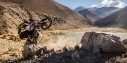 Une Yamaha Ténéré 700 perchée à plus de 6.000 m