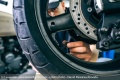 Comment contrôler pression pneus motos