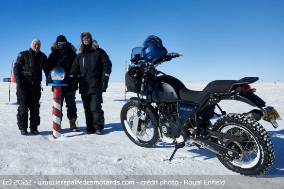 Santhosh, Dean et leurs Himalayan ont finalement atteint leur objectif Santhosh, Dean et leurs Himalayan ont finalement atteint leur objectif