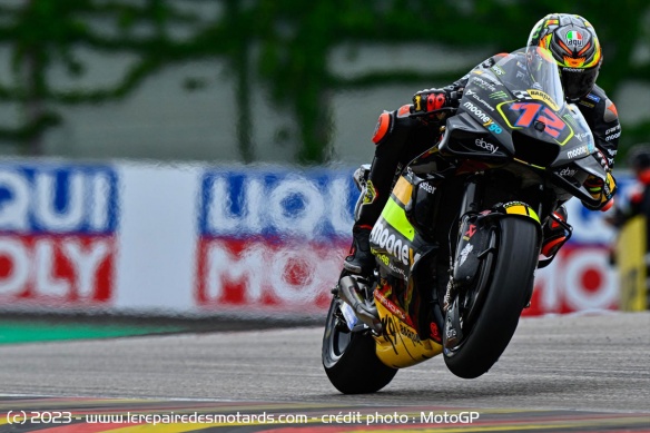 C'est Marco Bezzecchi qui signe le meilleur chrono de la journée au Sachsenring C'est Marco Bezzecchi qui signe le meilleur chrono de la journée au Sachsenring