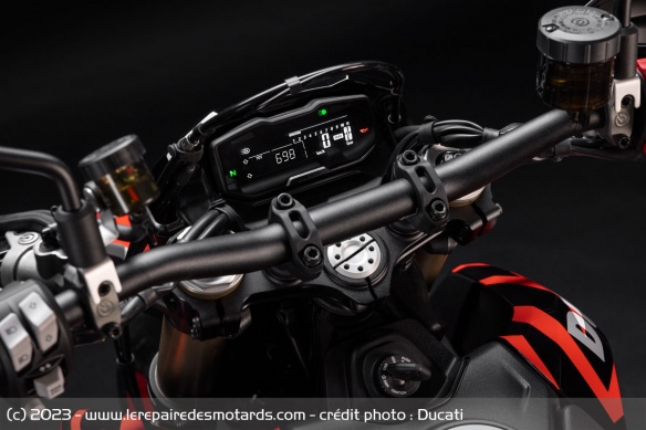 Le compteur LCD de la Ducati Hypermotard 698 Mono