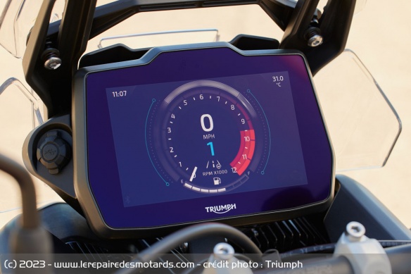 Le compteur TFT de la Triumph Tiger 900 GT Le compteur TFT de la Triumph Tiger 900 GT