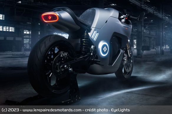 180 ch, 1.200 Nm et 400 km d'autonomie, EyeLights est ambitieux 180 ch, 1.200 Nm et 400 km d'autonomie, EyeLights est ambitieux