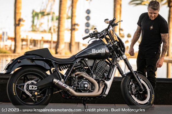 Le constructeur américain s'est rapproché de Roland Sands Design pour développer ce custom Le constructeur américain s'est rapproché de Roland Sands Design pour développer ce custom