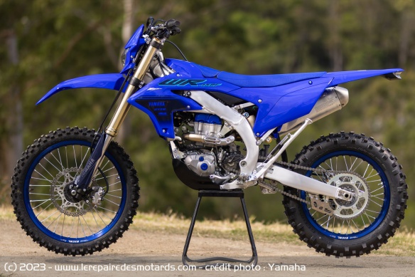 La WR450F sera disponible en fin d'année pour 10.299 euros La WR450F sera disponible en fin d'année pour 10.299 euros